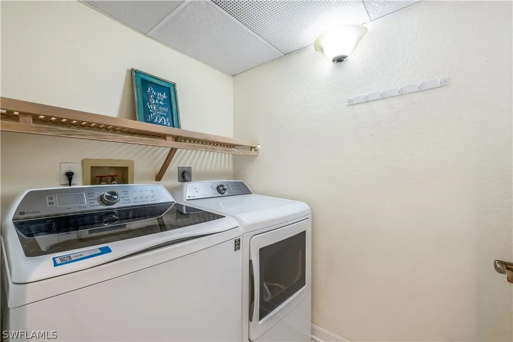 6884 Redbay Park Road Naples FL 34109