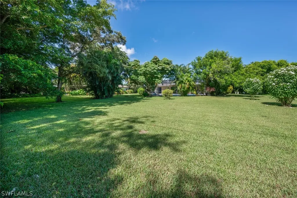 4589 Lakewood Boulevard Naples FL 34112