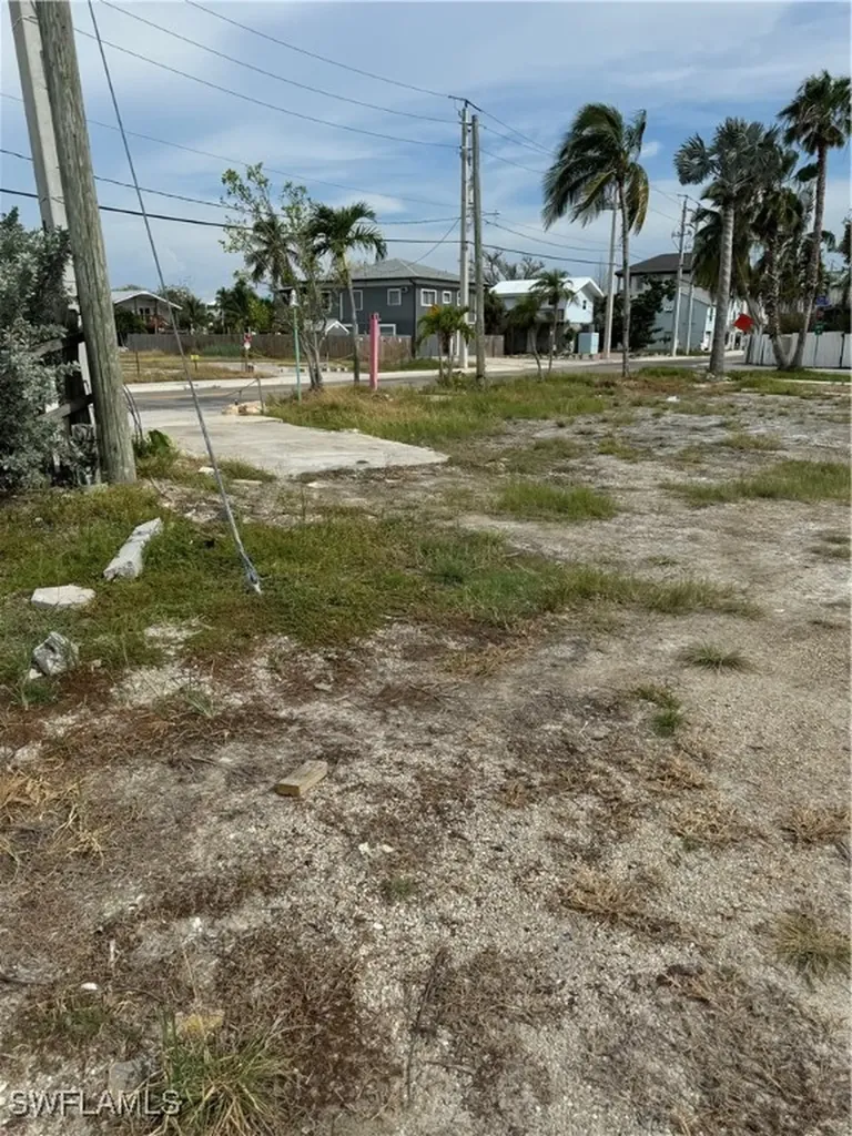 1041 3rd Street Fort Myers Beach FL 33931