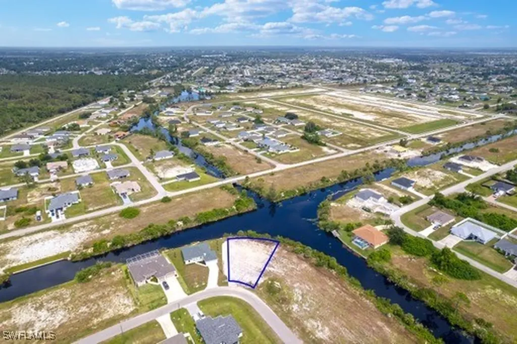 930 NE 43rd Terrace Cape Coral FL 33909