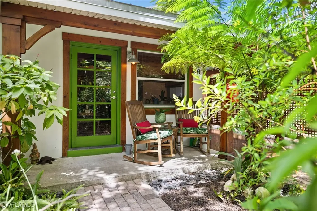 1257 11th Street N Naples FL 34102