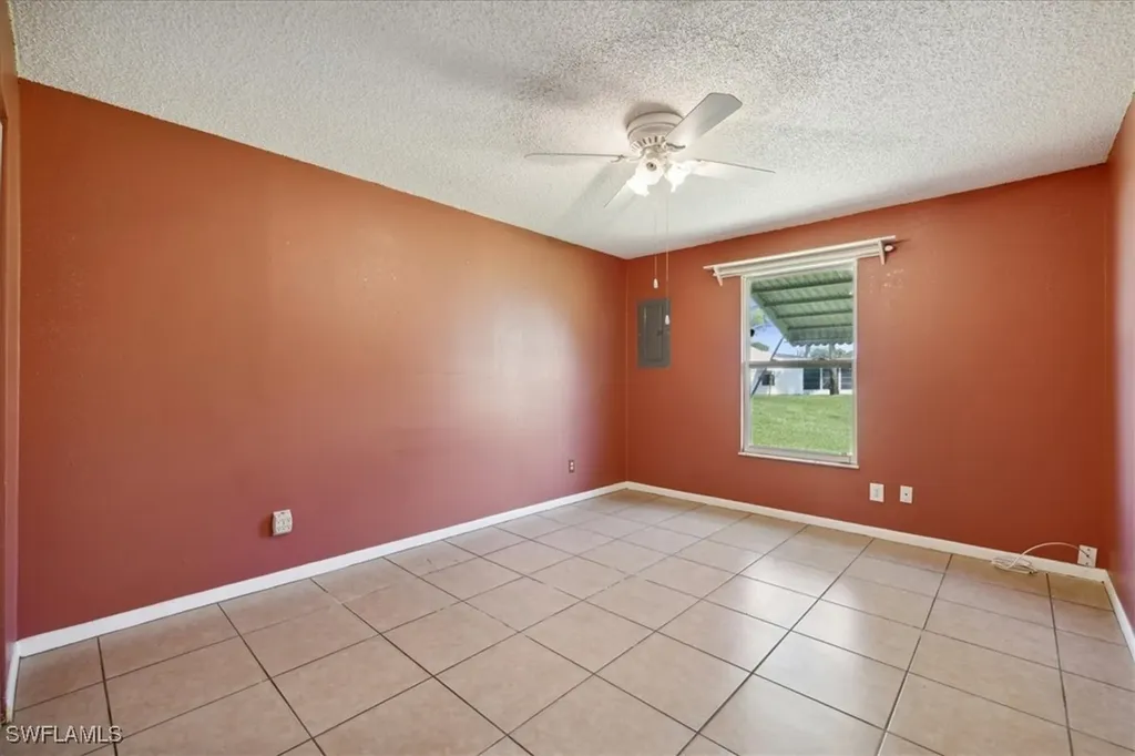 40 Desert Candle Circle Lehigh Acres FL 33936