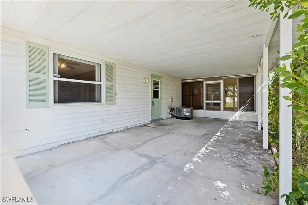 40 Desert Candle Circle Lehigh Acres FL 33936