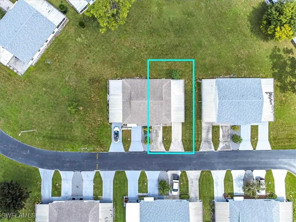 40 Desert Candle Circle Lehigh Acres FL 33936