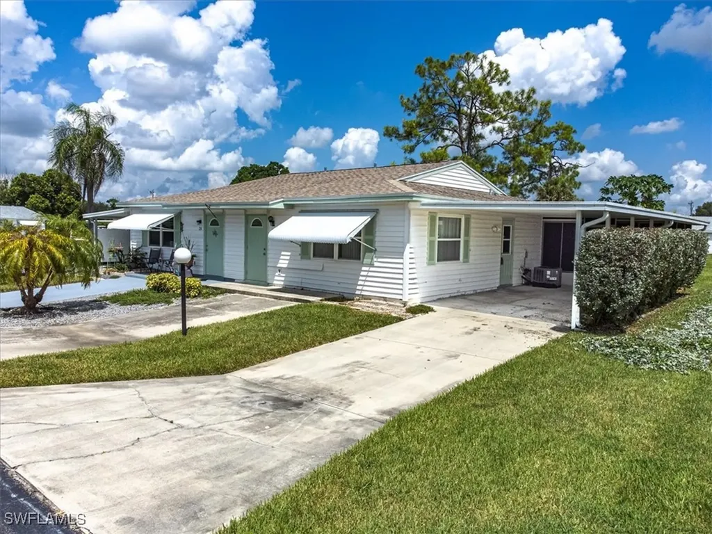 40 Desert Candle Circle Lehigh Acres FL 33936