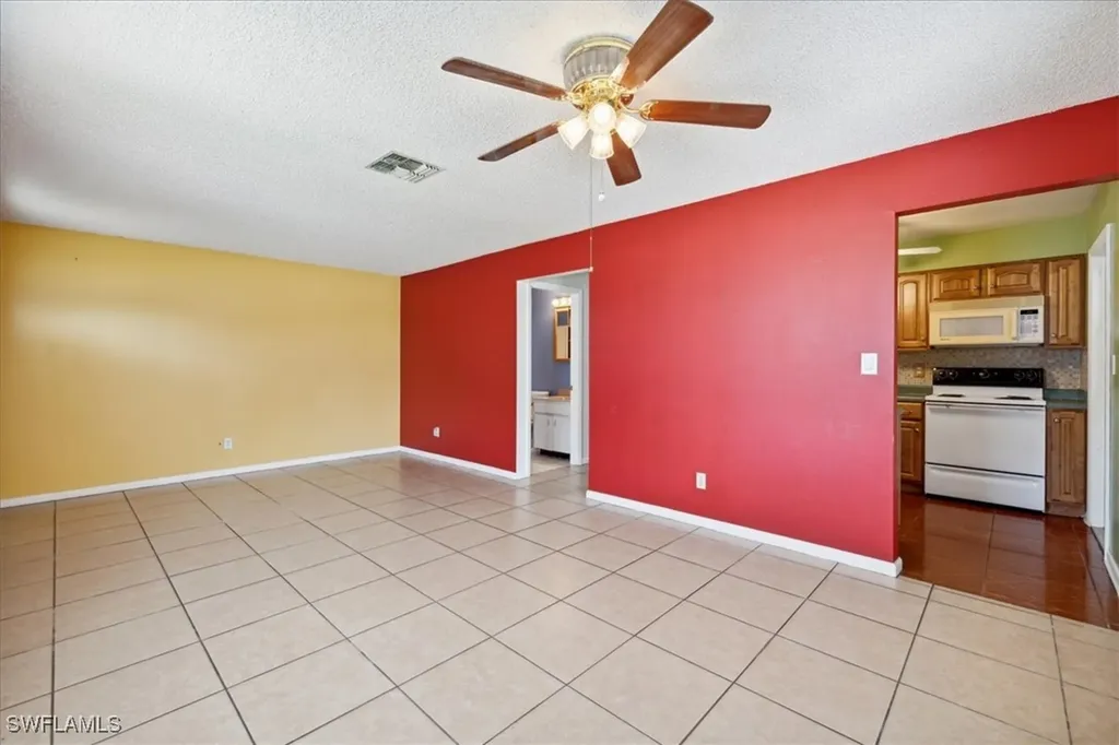 40 Desert Candle Circle Lehigh Acres FL 33936