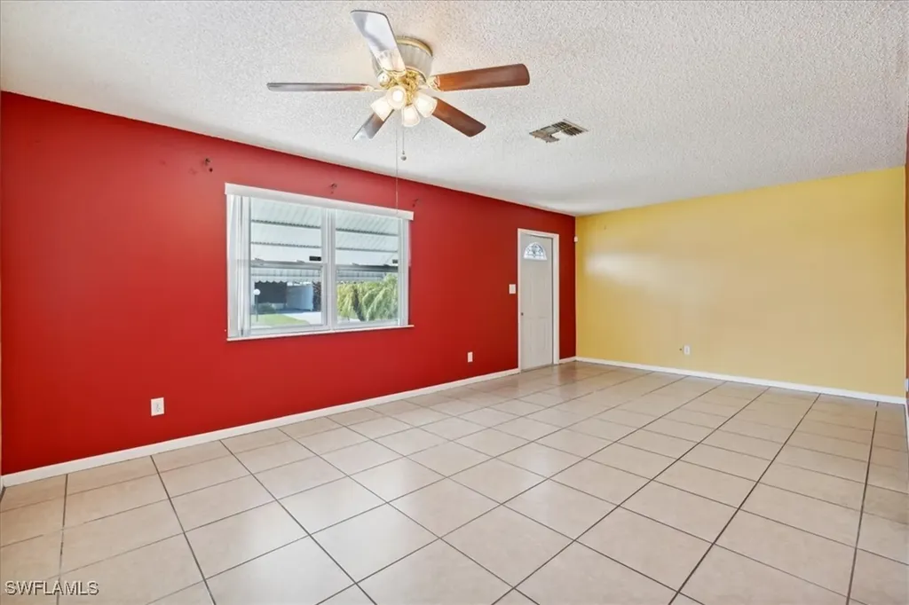 40 Desert Candle Circle Lehigh Acres FL 33936