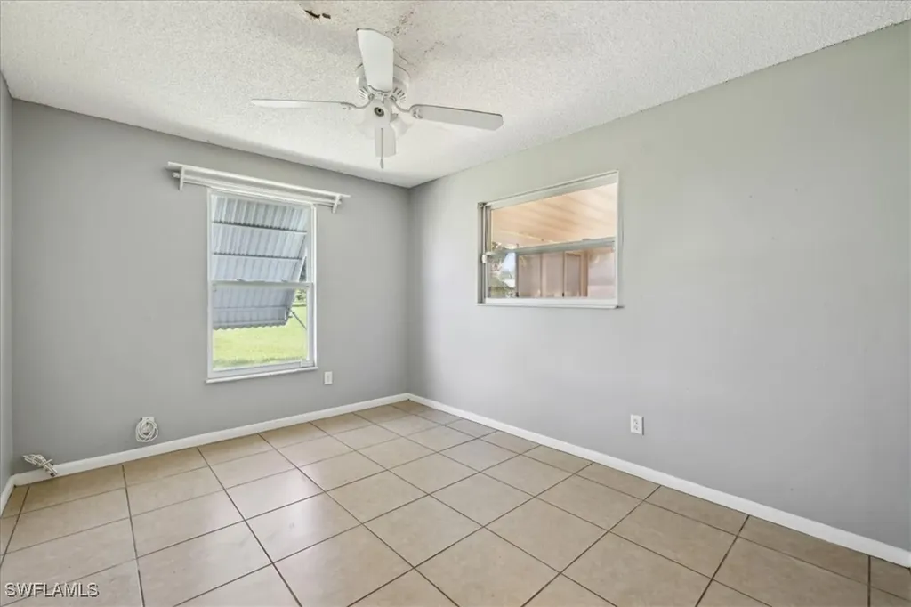 40 Desert Candle Circle Lehigh Acres FL 33936