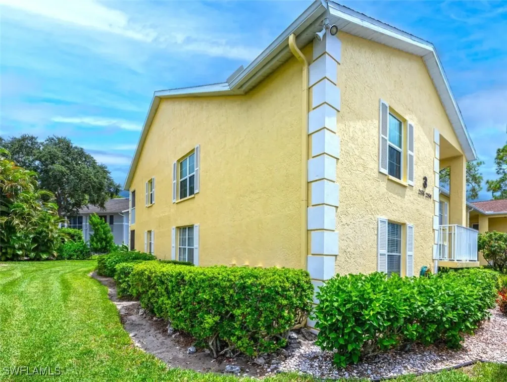 2584 Kings Lake Boulevard Naples FL 34112
