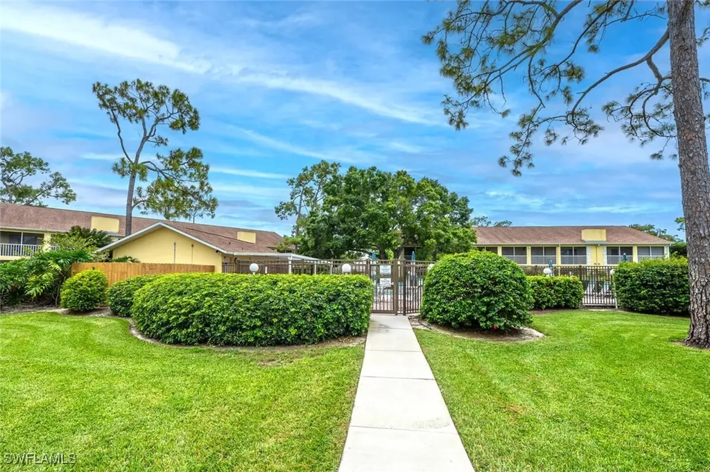 2584 Kings Lake Boulevard Naples FL 34112