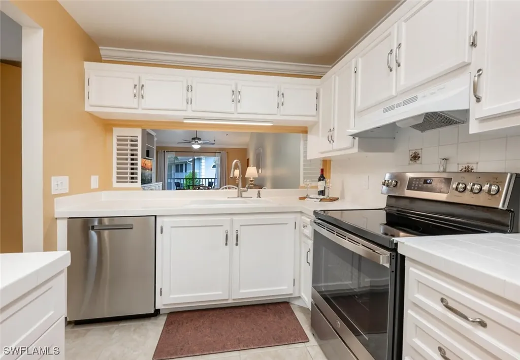 2584 Kings Lake Boulevard Naples FL 34112