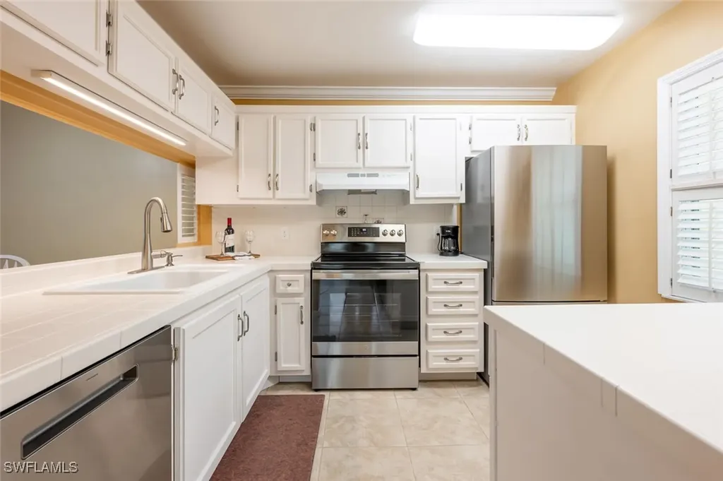 2584 Kings Lake Boulevard Naples FL 34112