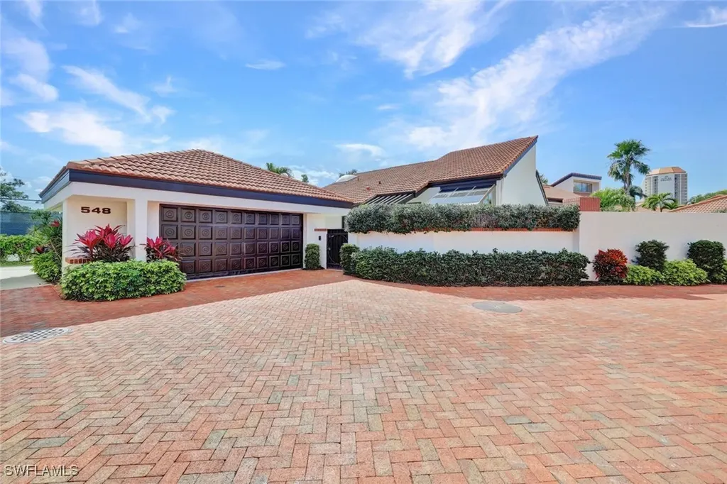 548 Bay Villas Lane Naples FL 34108