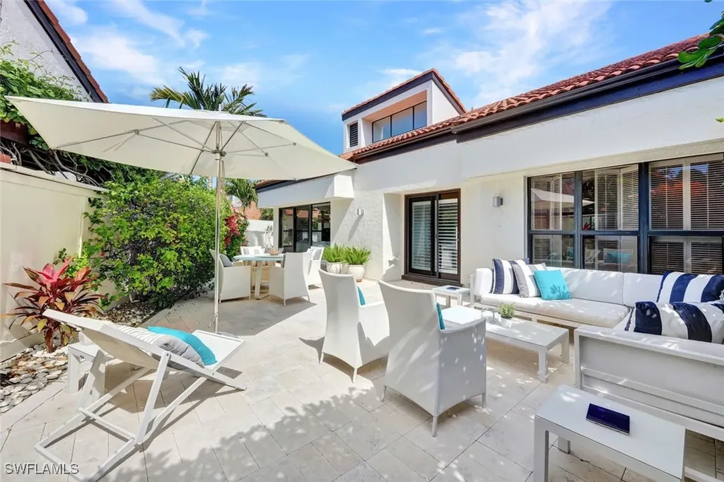 548 Bay Villas Lane Naples FL 34108