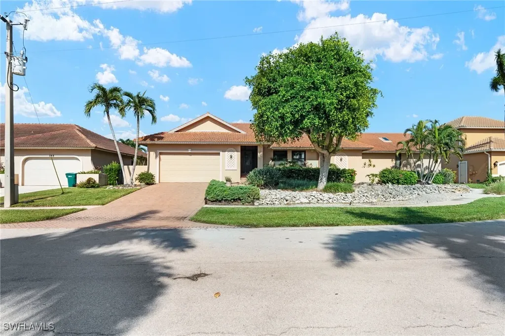 351 Cottage Court Marco Island FL 34145