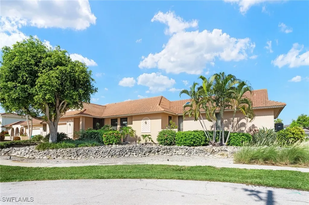 351 Cottage Court Marco Island FL 34145