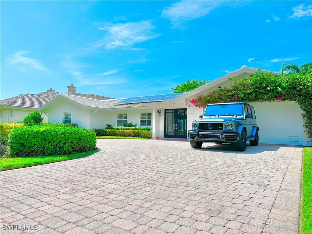 675 Regatta Road Naples FL 34103