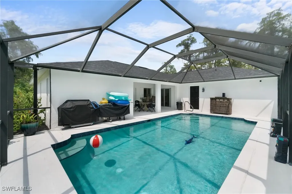 3280 18th Avenue NE Naples FL 34120