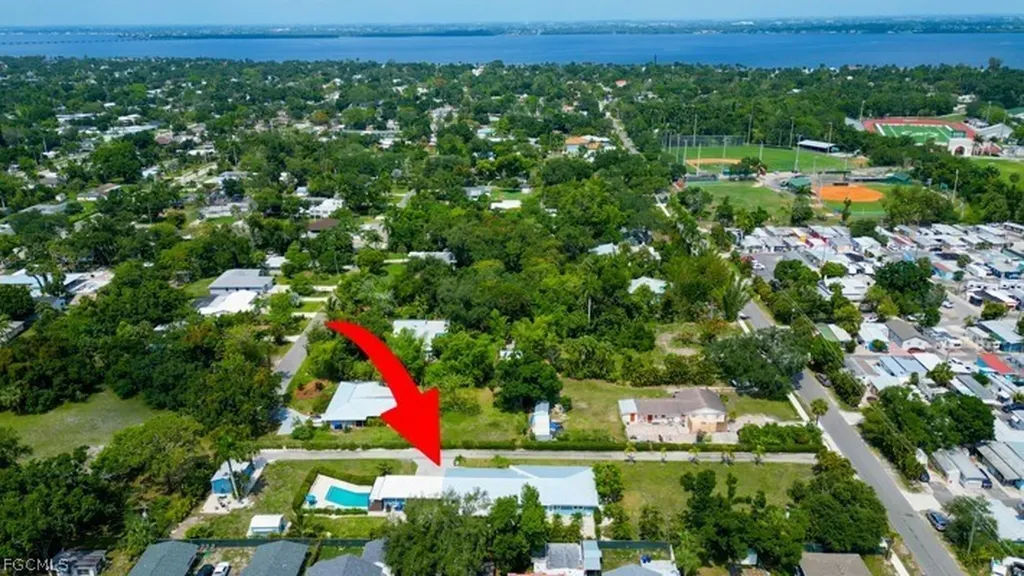 1862 Linhart Avenue Fort Myers FL 33901