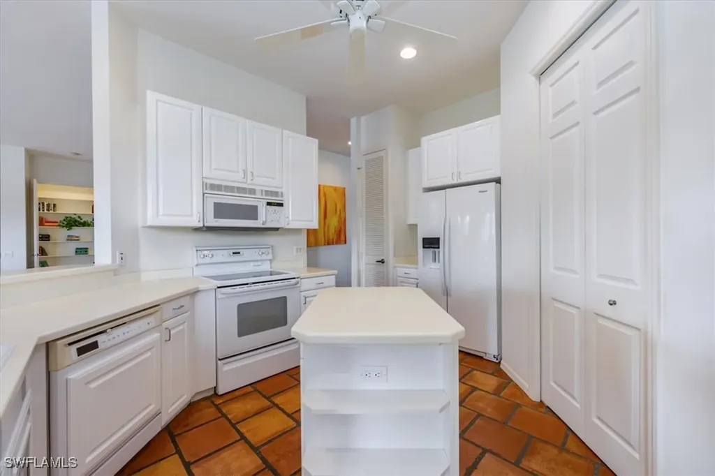 2200 L Ambiance Circle Naples FL 34108