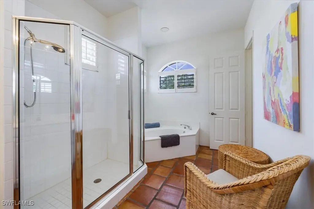 2200 L Ambiance Circle Naples FL 34108
