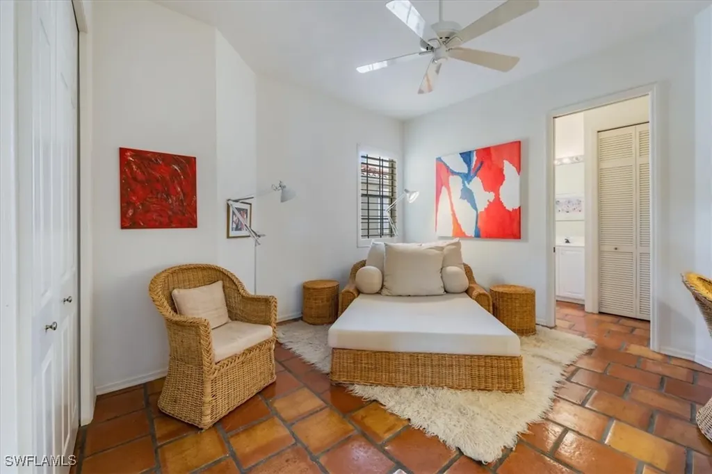 2200 L Ambiance Circle Naples FL 34108