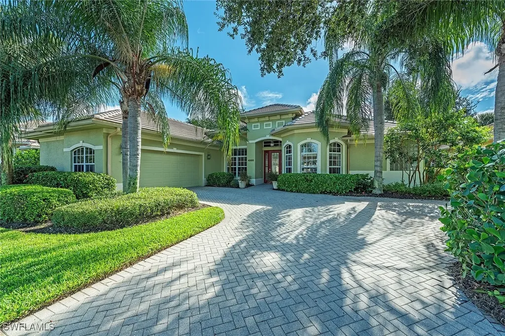 4980 Rustic Oaks Circle Naples FL 34105