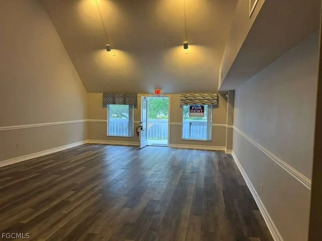 5065 Tamiami Trail E Naples FL 34113