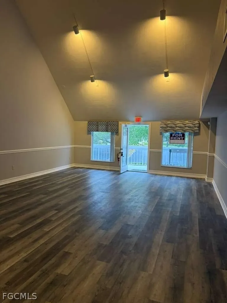 5065 Tamiami Trail E Naples FL 34113