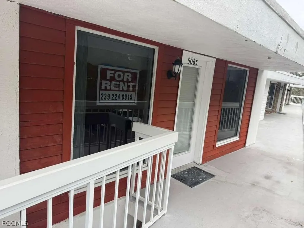 5065 Tamiami Trail E Naples FL 34113
