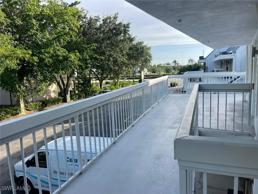5065 Tamiami Trail E Naples FL 34113