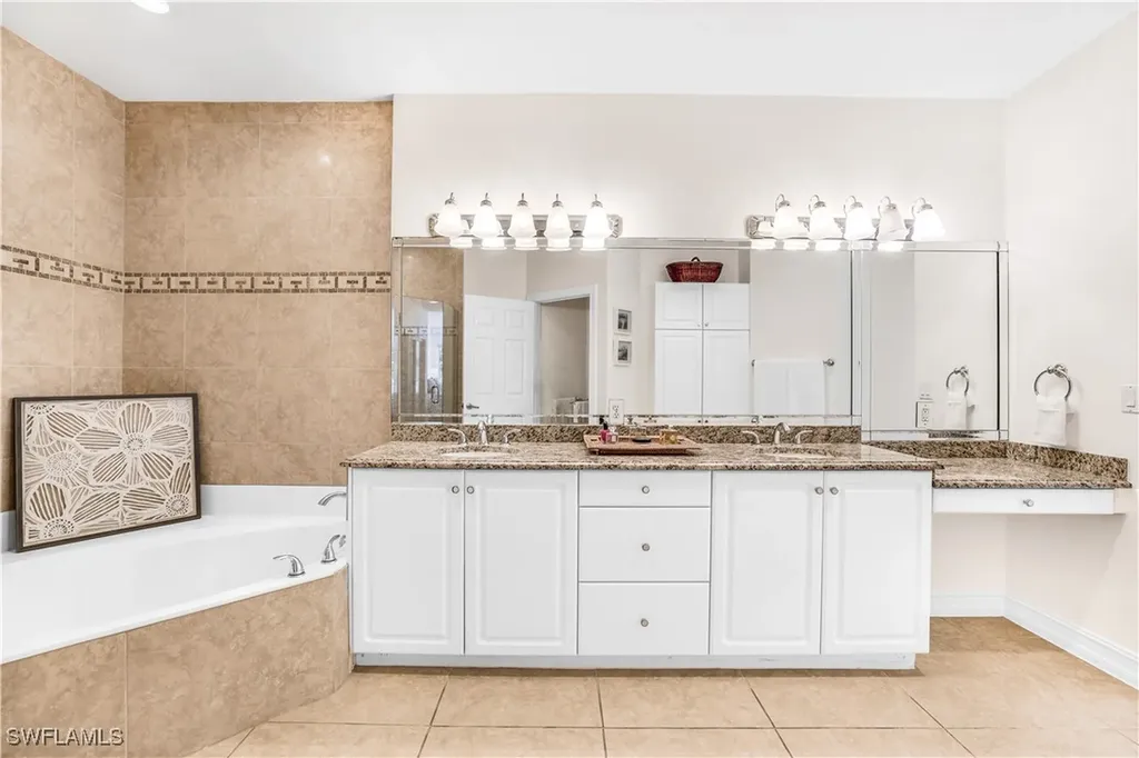 550 Laguna Royale Boulevard Naples FL 34119