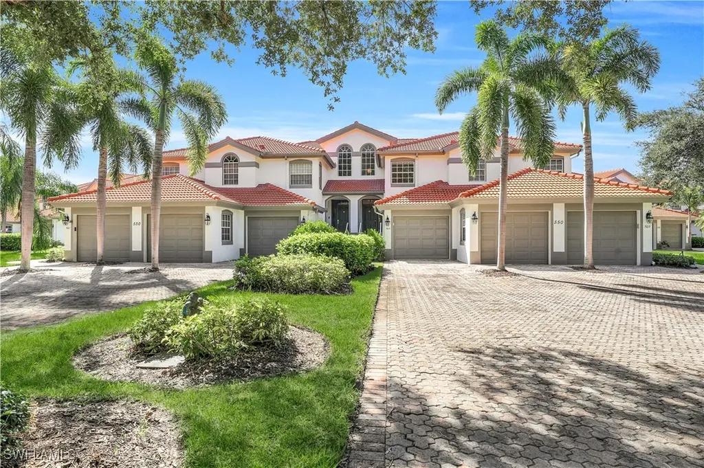550 Laguna Royale Boulevard Naples FL 34119