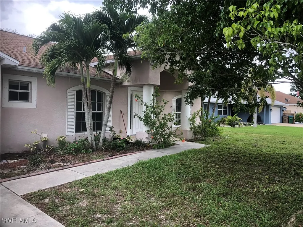 3807 SW 7th Place Cape Coral FL 33914