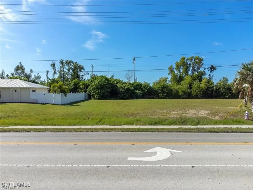 1924 SW 32nd Street Cape Coral FL 33914