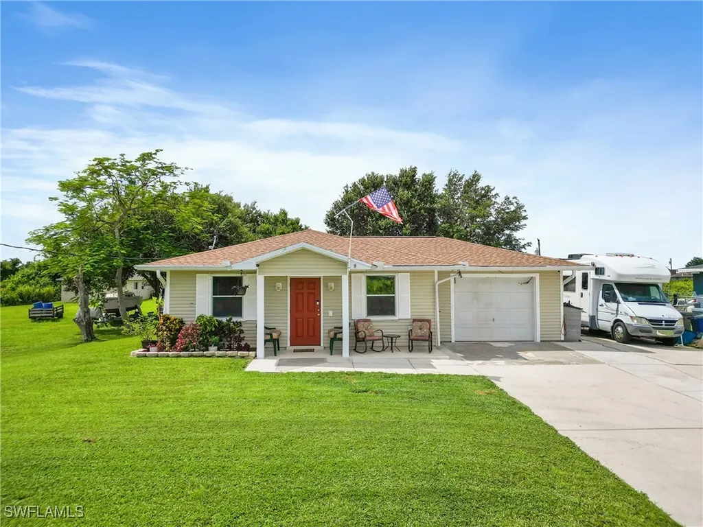 2807 73rd Street W Lehigh Acres FL 33971