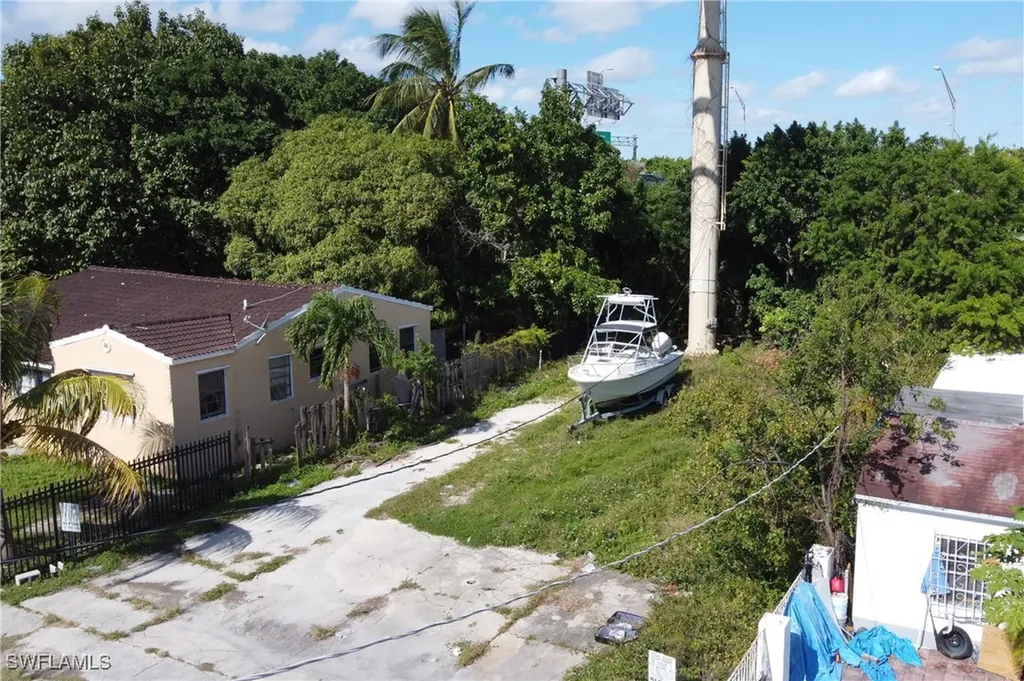 321 NW 37 Street Miami FL 33127