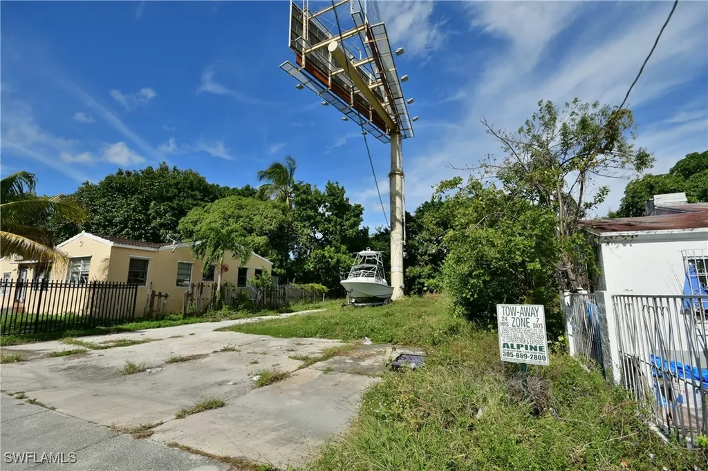 321 NW 37 Street Miami FL 33127