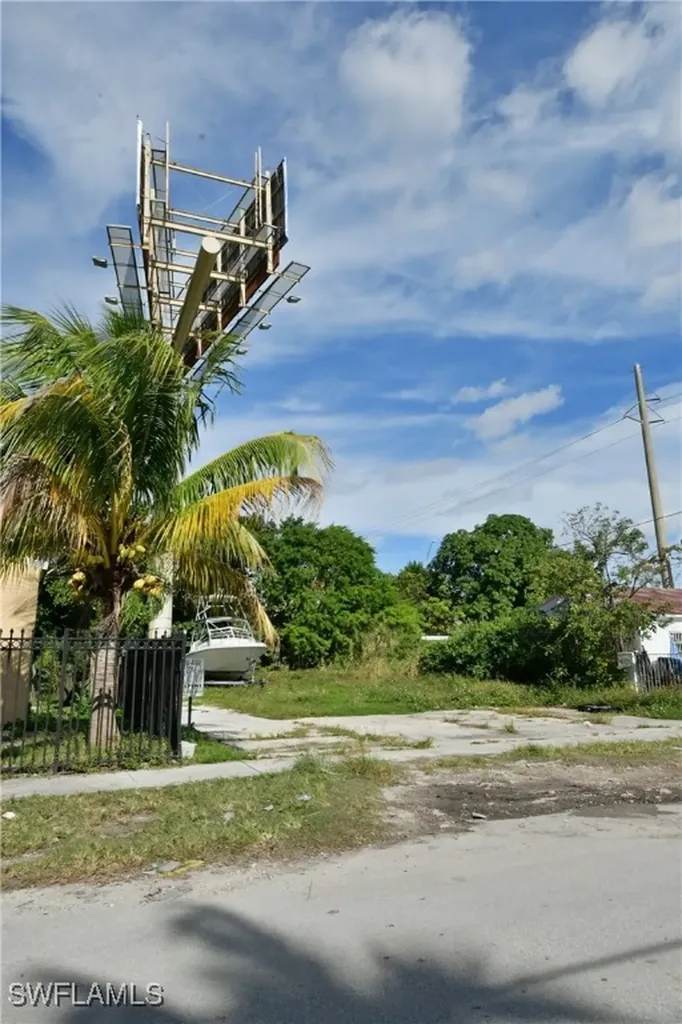 321 NW 37 Street Miami FL 33127
