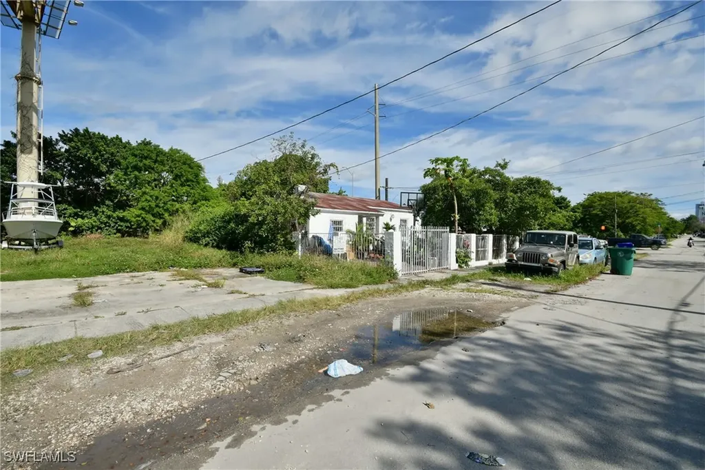 321 NW 37 Street Miami FL 33127
