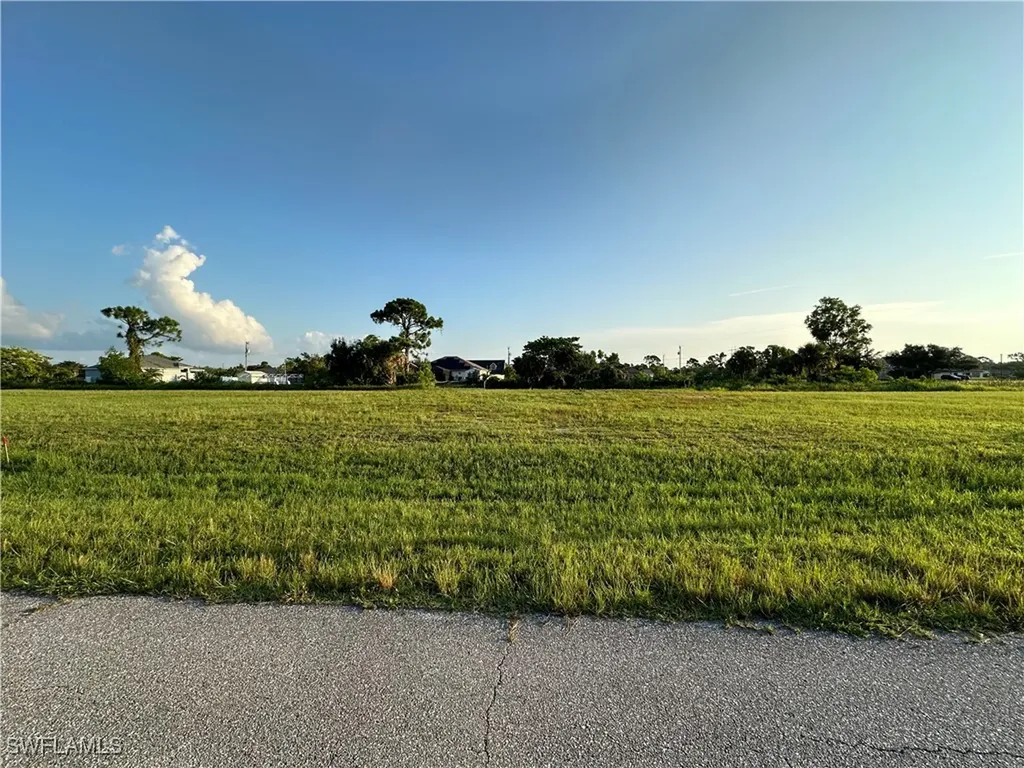 2043 NE 27th Street Cape Coral FL 33909