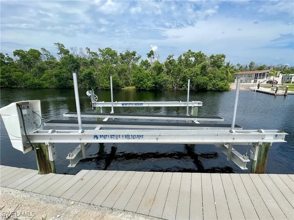 103 Blackbeard Way Fort Myers Beach FL 33931-3423