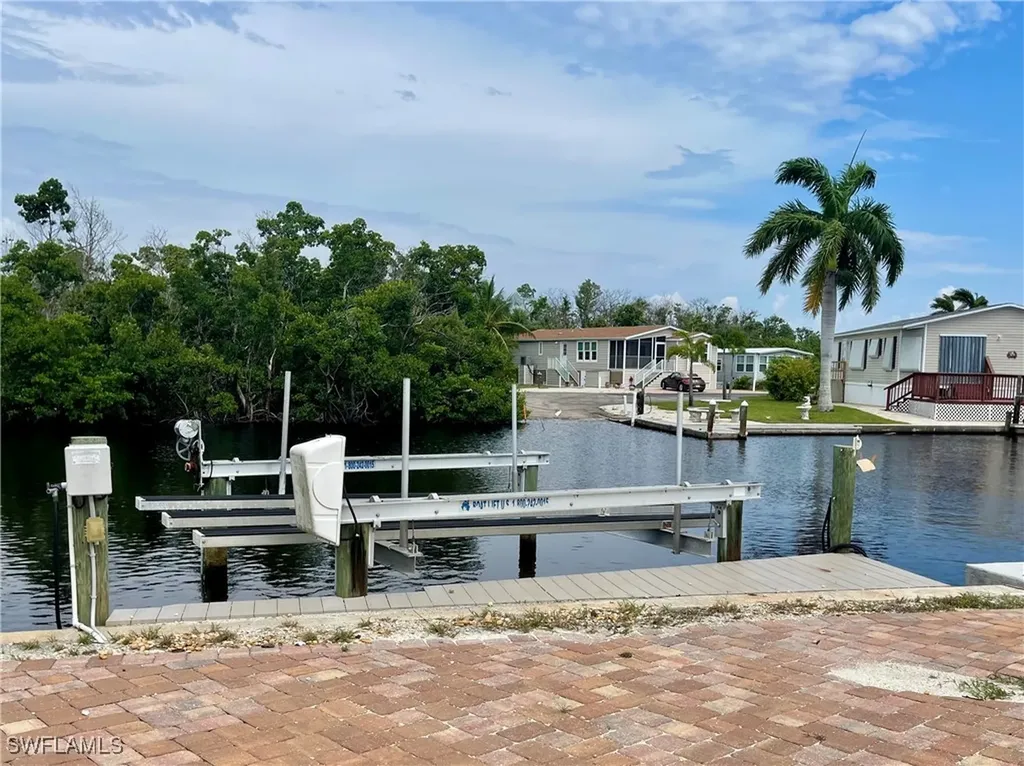 103 Blackbeard Way Fort Myers Beach FL 33931-3423