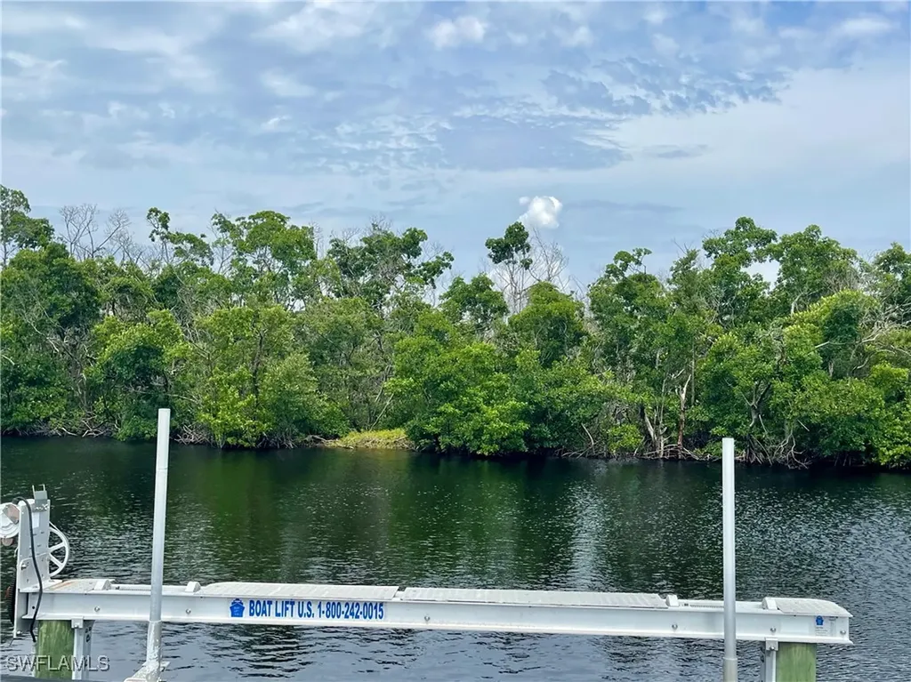 103 Blackbeard Way Fort Myers Beach FL 33931-3423