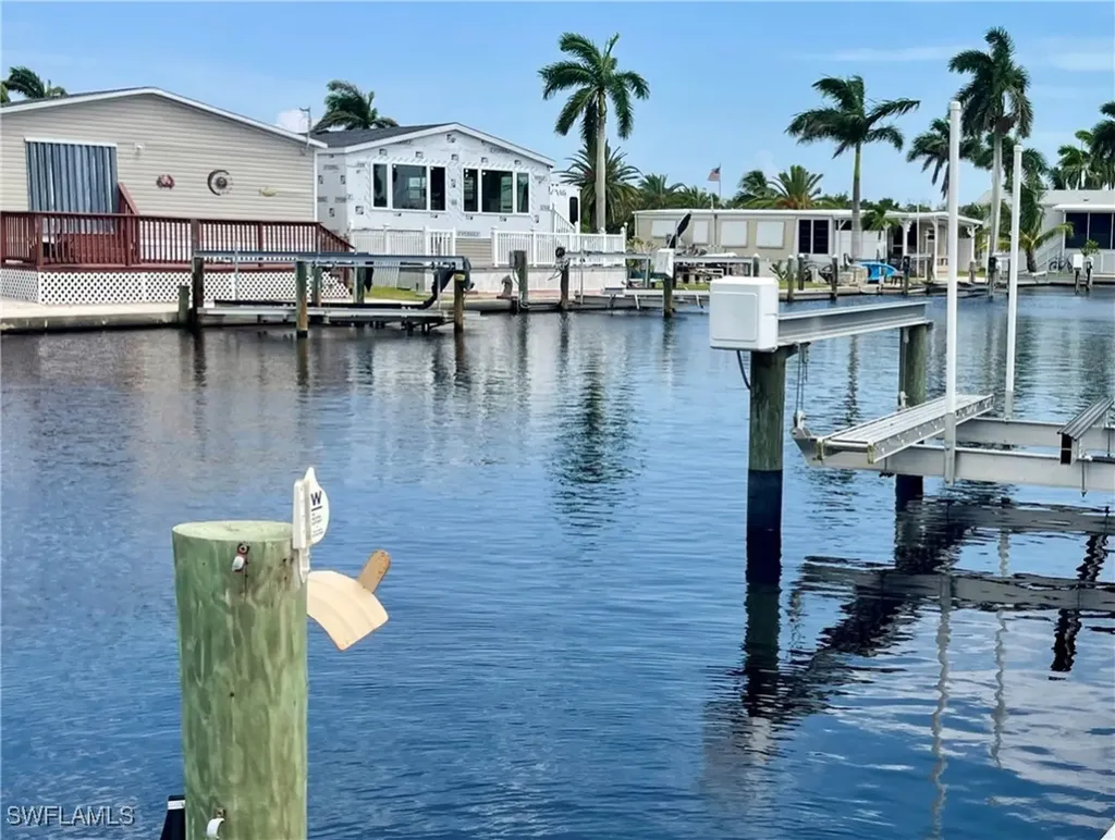 103 Blackbeard Way Fort Myers Beach FL 33931-3423