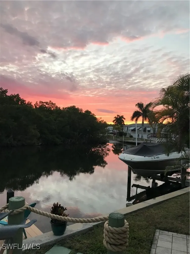 103 Blackbeard Way Fort Myers Beach FL 33931-3423