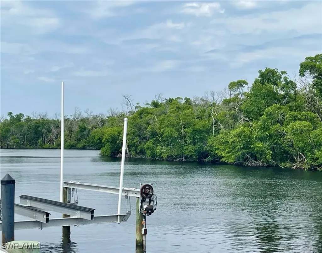 103 Blackbeard Way Fort Myers Beach FL 33931-3423