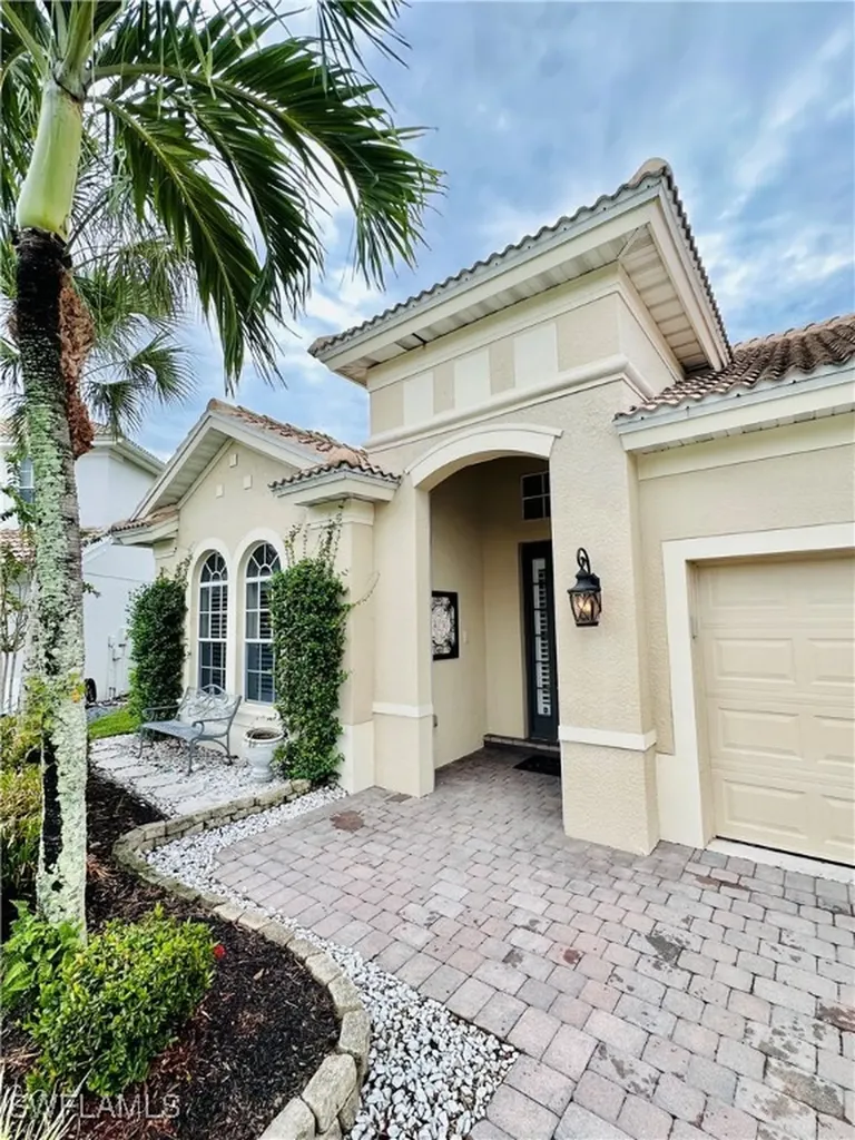 16152 Parque Lane Naples FL 34110