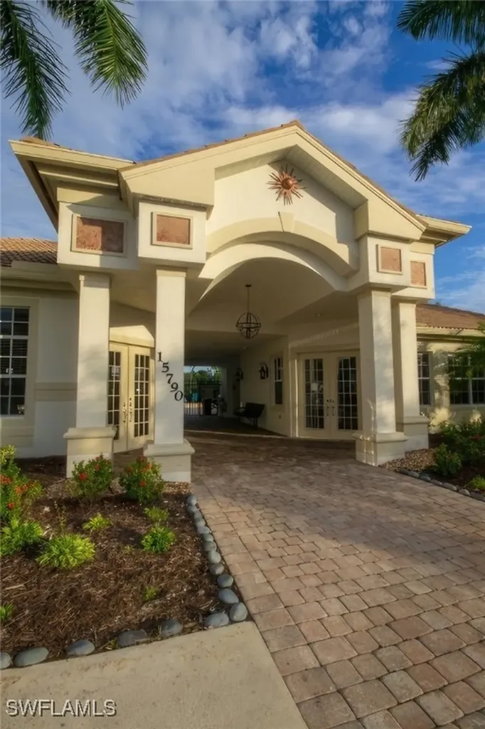16152 Parque Lane Naples FL 34110