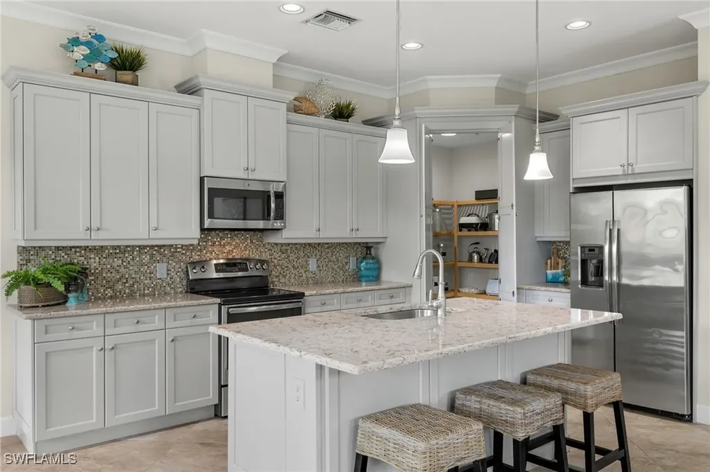 6560 Dominica Drive Naples FL 34113